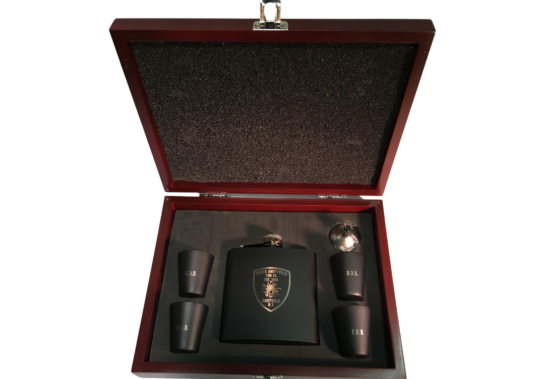 Flask Set.