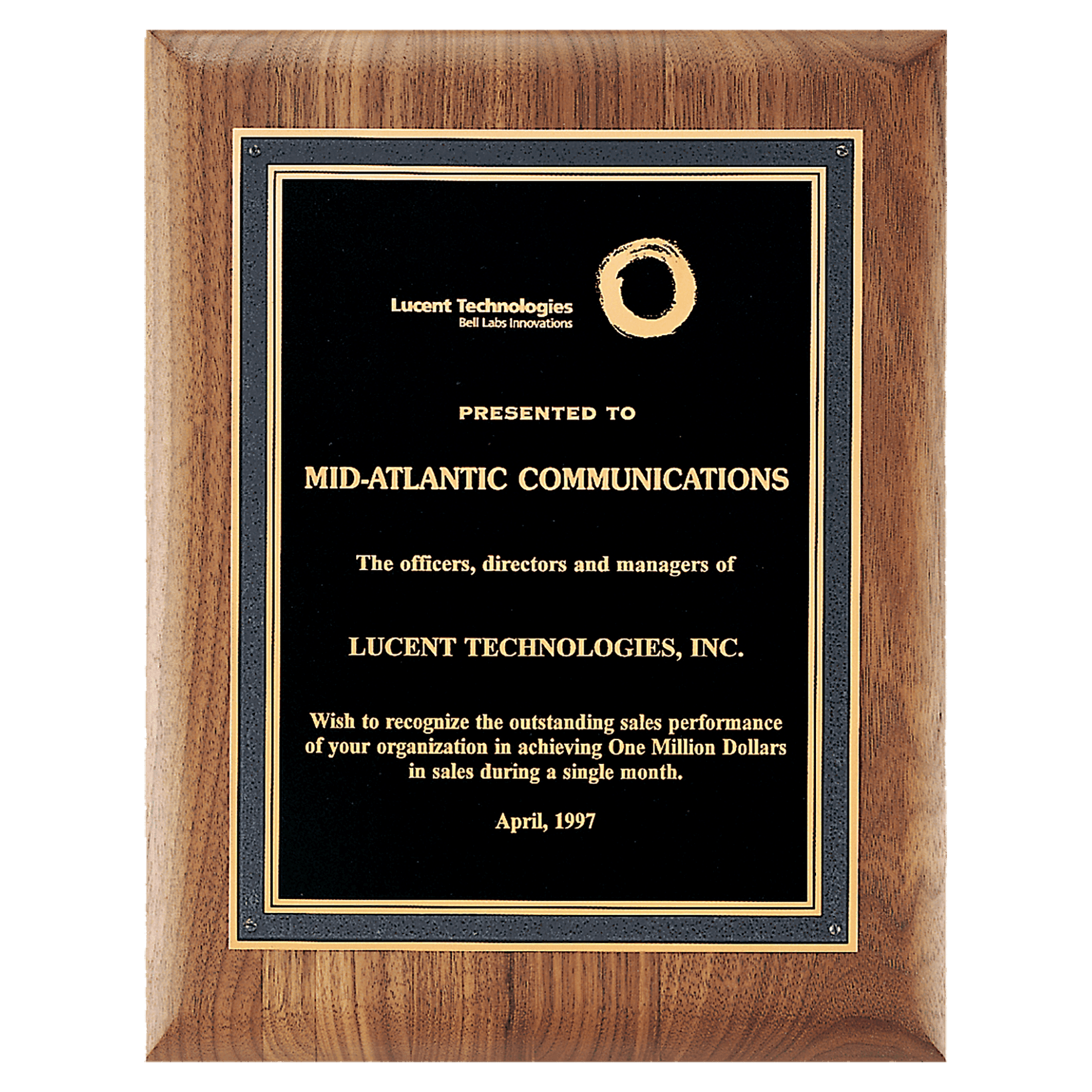 Walnut Plaque w/Textured Black Plate.